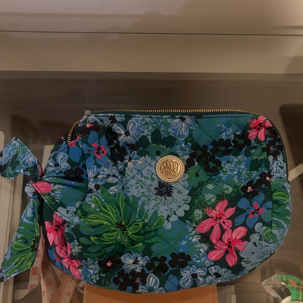 Floral Lilly Pulitzer Women's Makeup bag with Gold Accents